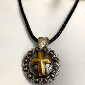 Trigg leather necklace  